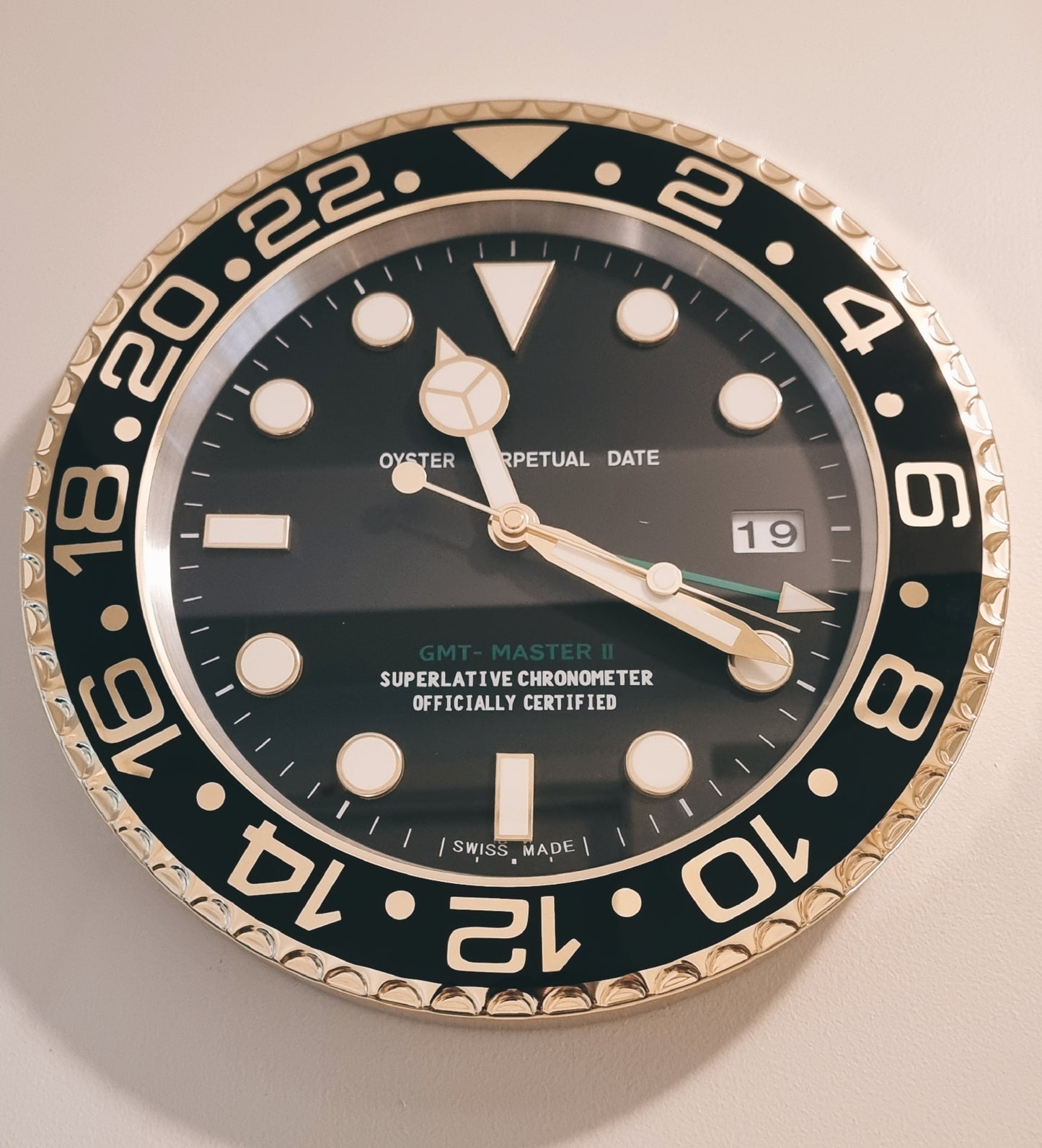 Round Wall Clock